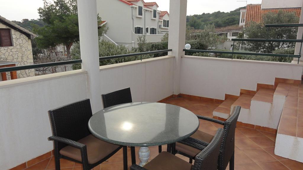 Villa Dvorine Tisno Exterior photo