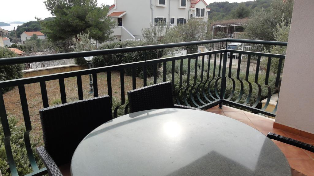 Villa Dvorine Tisno Exterior photo